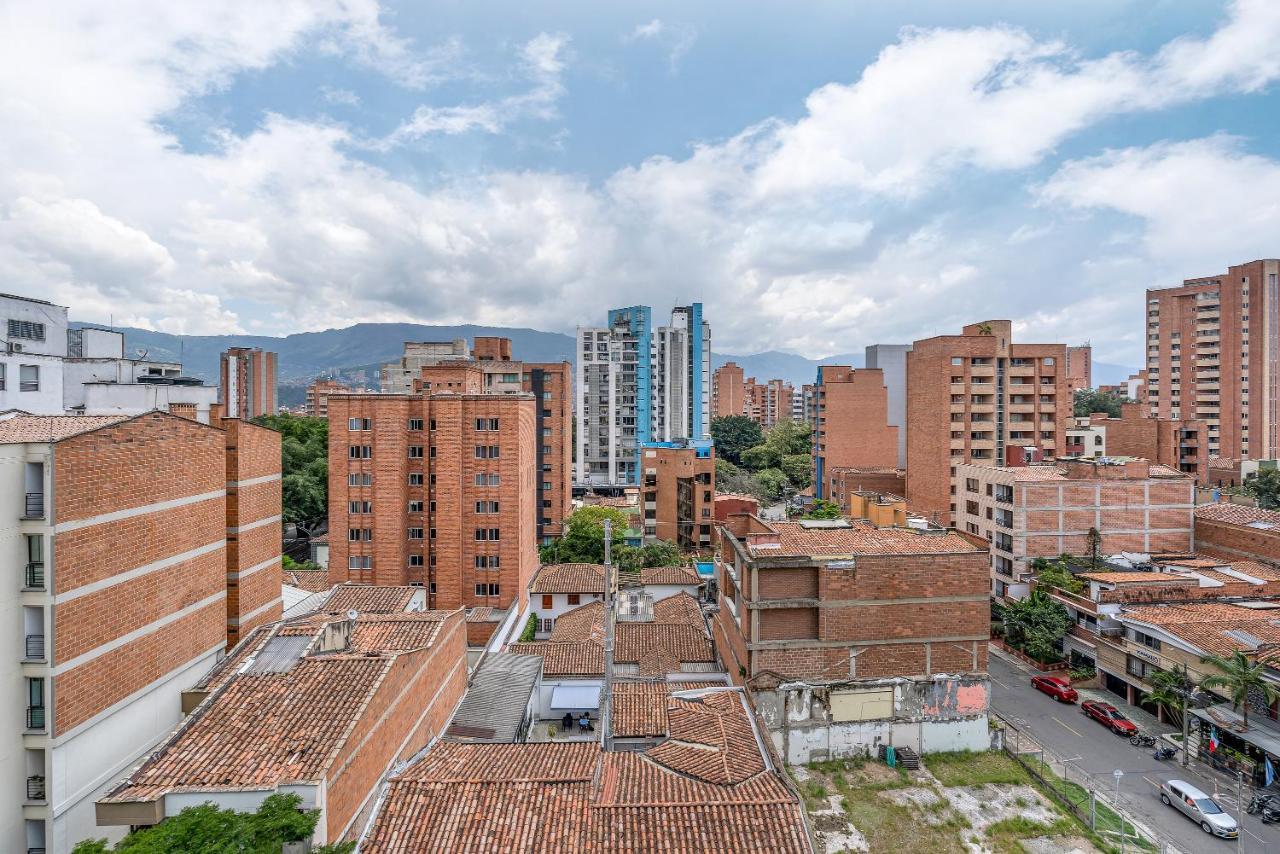 Apartamentos Housy Laureles เมเดยิน ภายนอก รูปภาพ