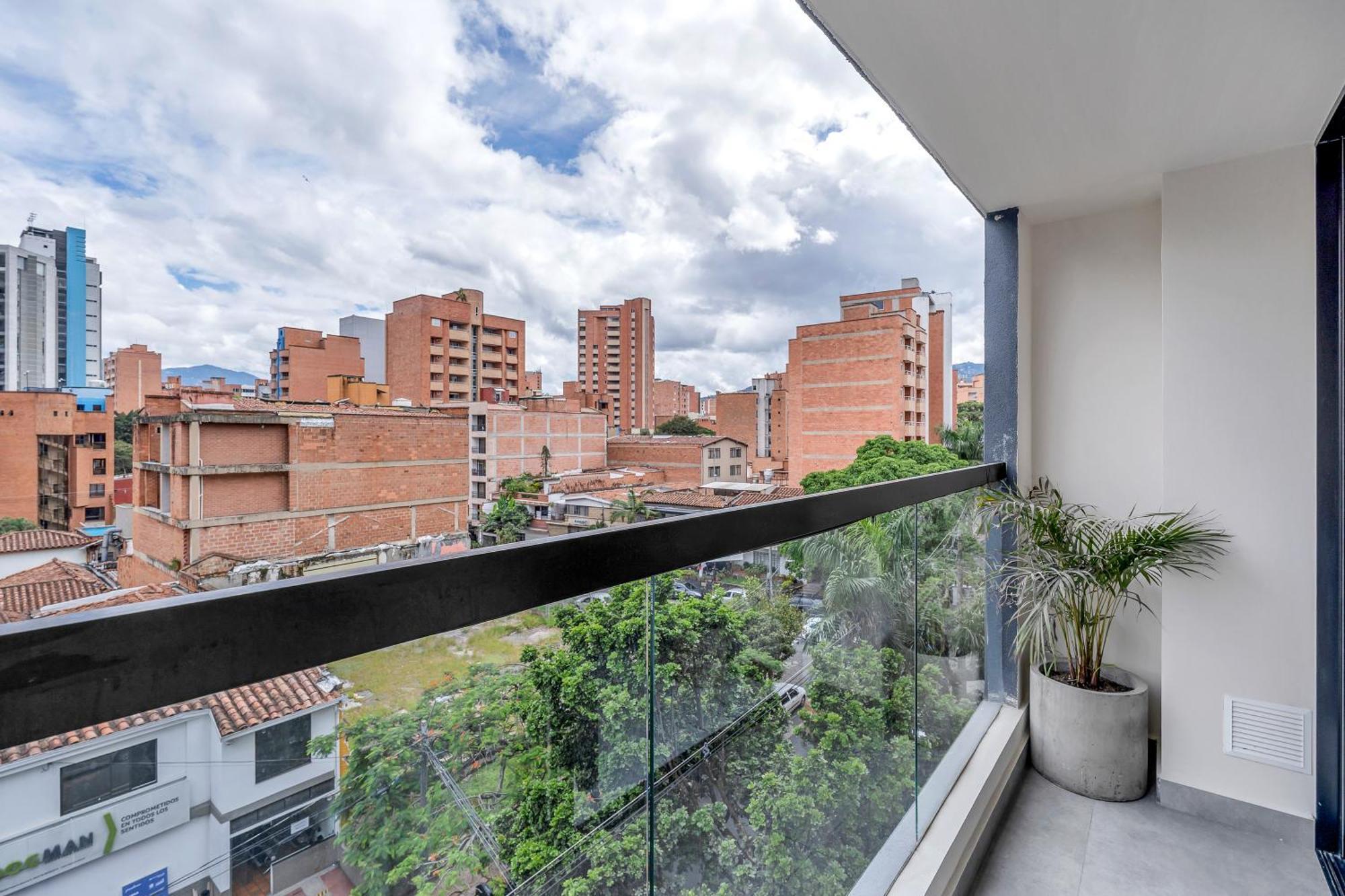 Apartamentos Housy Laureles เมเดยิน ภายนอก รูปภาพ